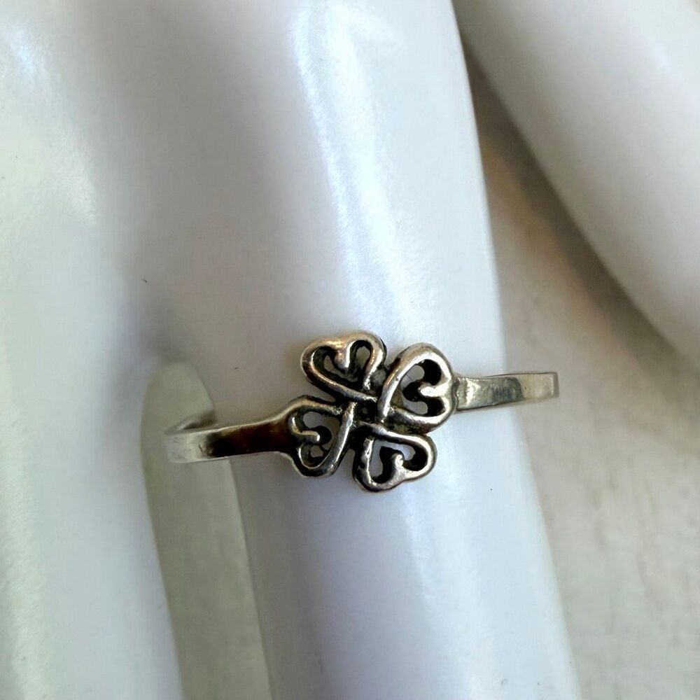 Sterling Silver Heart Clover Ring